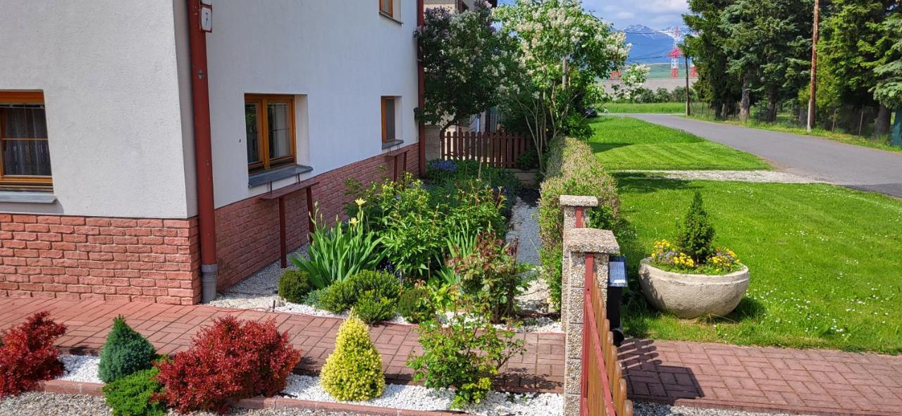 Privat Nika Hotel Zavazna Poruba Exterior photo